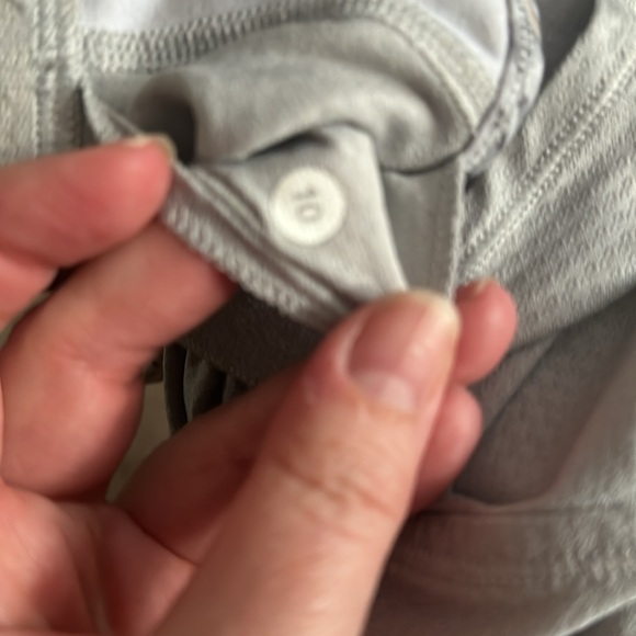 Lululemon gray racer back tank with built in bra size 10 - Picture 4 of 4